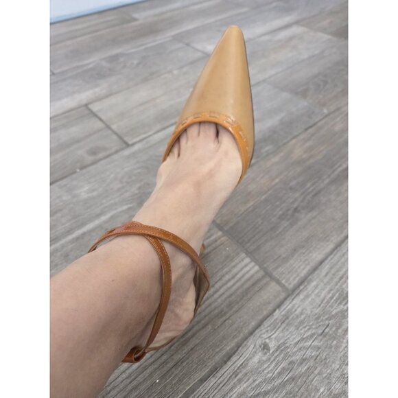 BCBG Maxazria Pointed Leather Lace Up Heels In Size 6.5. Made In Italy - Picture 4 of 8